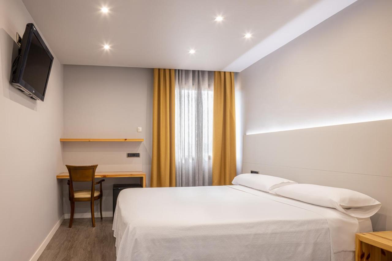 Hotel Restaurant Sol I VI Lavern ภายนอก รูปภาพ